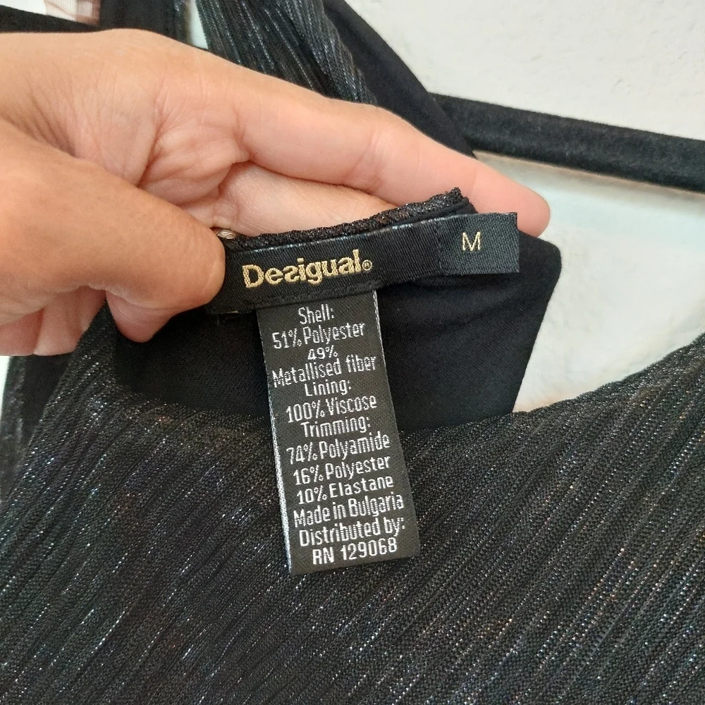 Desigual questions leave